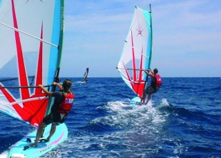  windsurf en los Alpes Marítimos 